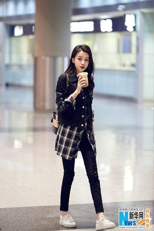 孙怡机场爆料视频最新,揭秘明星私生活瞬间 第3张 孙怡机场爆料视频最新,揭秘明星私生活瞬间 第3张